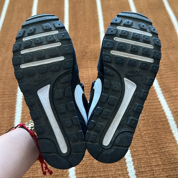 EUC Nike waffle sneakers - Picture 4 of 5